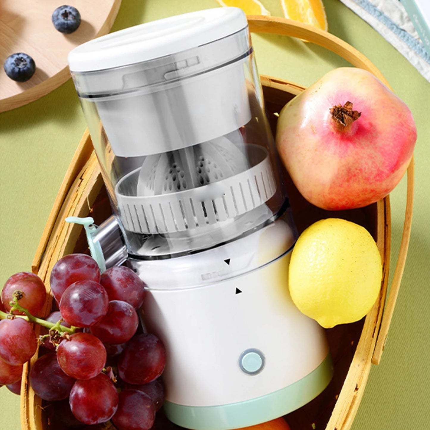 Portable Electric Juicer Electric Juicer Orange Juice Squeezer Fruit Juicer Household Orange Lemon Blender USB Charging Kitchen